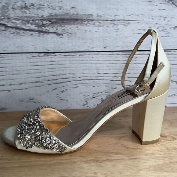 Badgley Mischka VEGA II Wedding Prom Dress Sandals Satin Creame  Shoe Womens 9,5 - Picture 1 of 13
